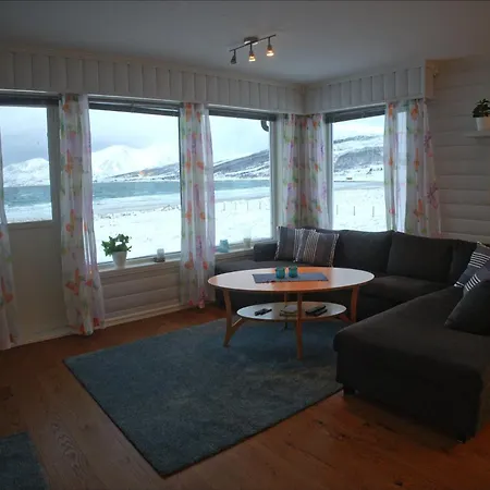 Arctic Beachfront Karlsøy
