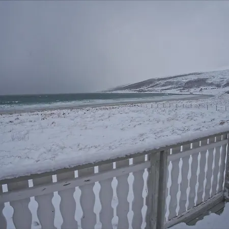 Arctic Beachfront Feriehus *