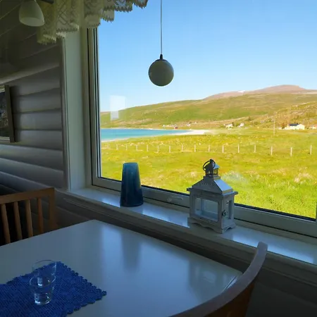 Arctic Beachfront Дом отдыха Karlsoy