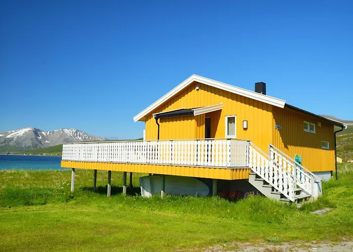 Arctic Beachfront Karlsøy