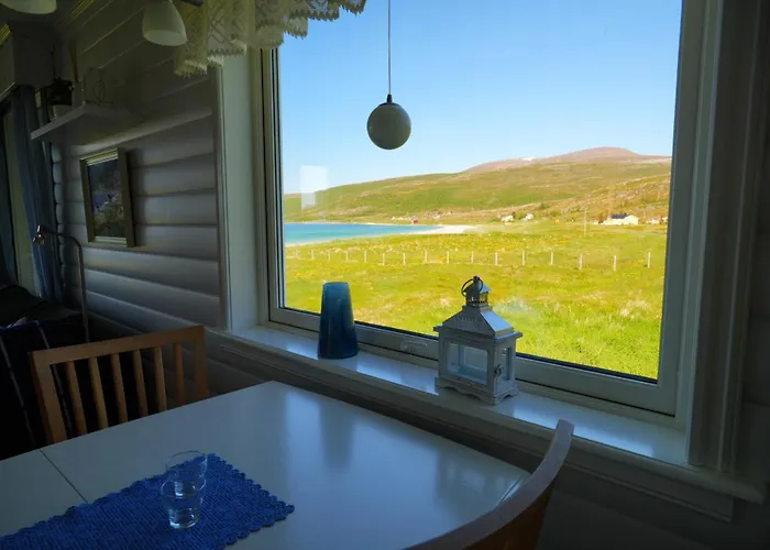 Arctic Beachfront Tatil Evi Karlsøy